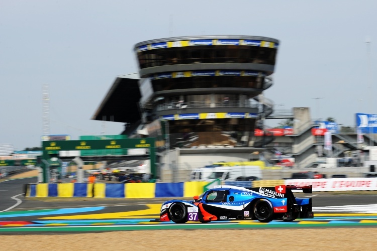 Ein Ligier JS P320 auf der Rennstrecke in Le Mans