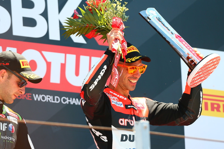 In Misano gewann Marco Melandri sein erstes Superbike-Rennen für Ducati