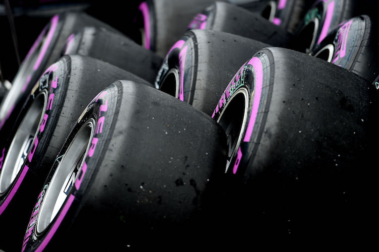Die weichste Reifenmischung ist violett markiert