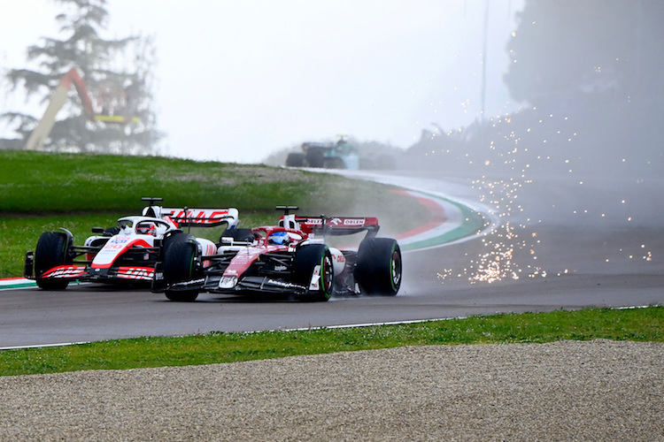 Kevin Magnussen gegen Valtteri Bottas in Imola