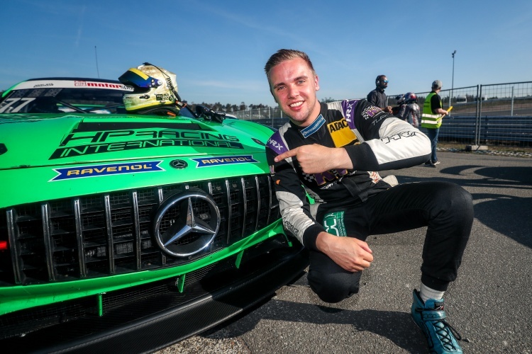 Pole-Position in Hockenheim: Tim Heinemann vor dem Mercedes-AMG GT4