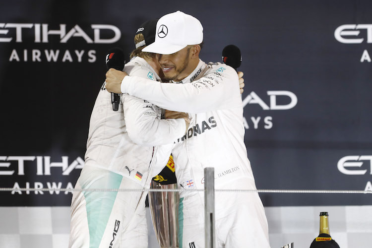 Nico Rosberg mit Lewis Hamilton
