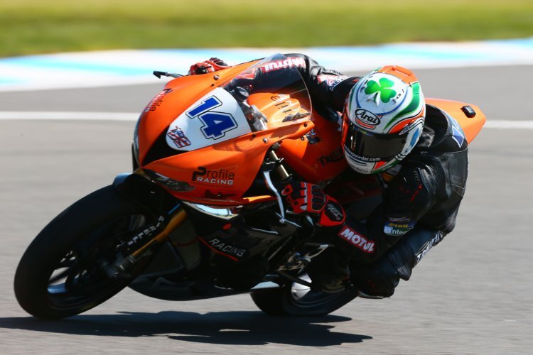 Jack Kennedy auf der Triumph Daytona in Donington