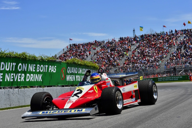 Jacques Villeneuve bei einer Demofahrt mit dem Ferrari seines Vaters in Montreal
