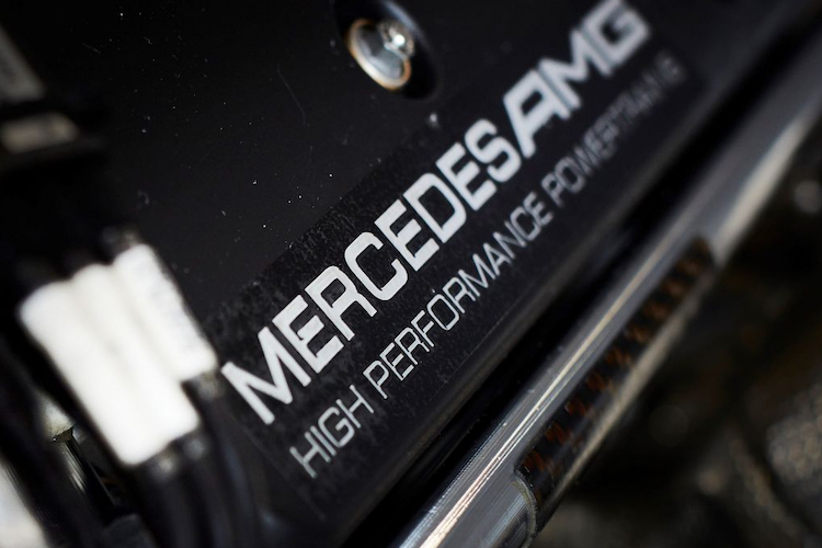 Auch auf die Arbeit am Mercedes-Motor wirkt sich die Coronakrise aus – in einigen Bereichen hat das positive Folgen