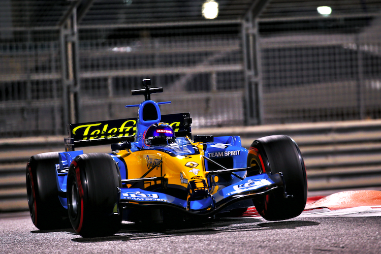 Fernando Alonso mit dem 2005er Renault R25