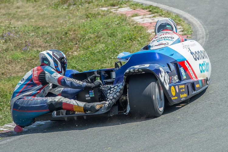 Luca Schmidt im Boot von Josef Sattler ist einer der jüngsten Aktiven bei den IDM Sidecars