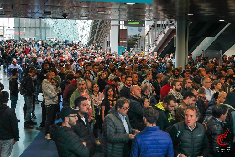 Zumindest 2019 hat die Motorradmesse Mailand noch den einen oder anderen interessiert: 800.000 Besucher kamen