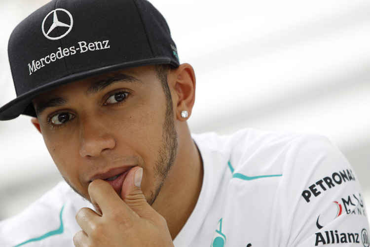 Ein sehr nachdenklicher Lewis Hamilton