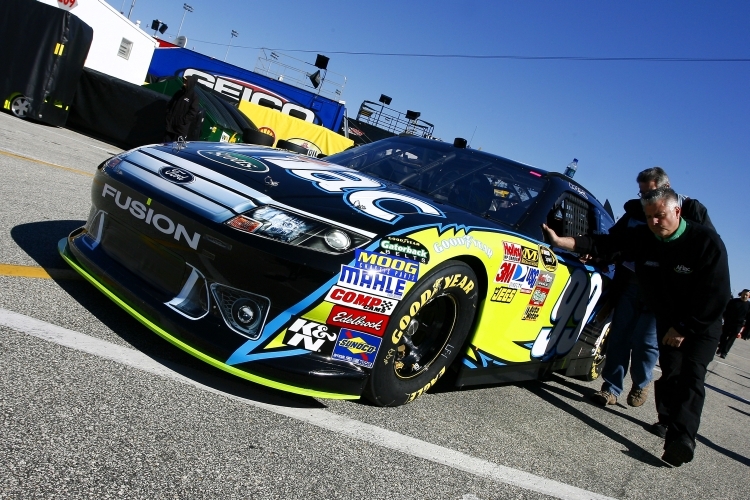 Carl Edwards startet erneut von Platz 1