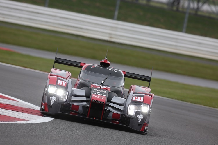 Auf der Pole-Position in Silverstone: Der Audi R18 von Marcel Fässler/André Lotterer/Benoît Tréluyer