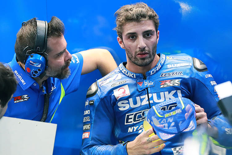 Andrea Iannone in der Suzuki-Box