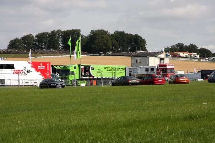 Schleizer Dreieck: Die ersten Teams sind eingetroffen.