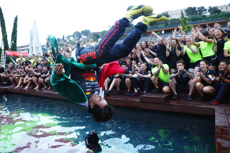 Sergio Pérez nach dem Sieg in Monaco