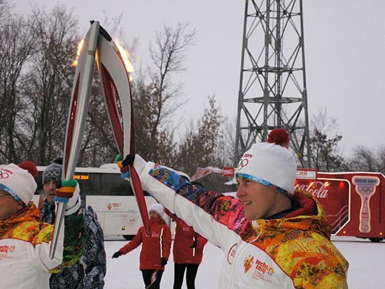 Nikolai Krasnikov trug die olympische Flamme durch Ufa