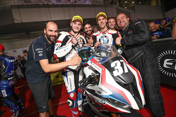 Freude beim Team BMW Motorrad Endurance nach Platz 3 in Sepang