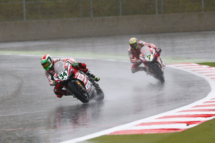 Davide Giugliano (34) und Chaz Davies (7) machten Ducati in Magny-Cours keine Freude