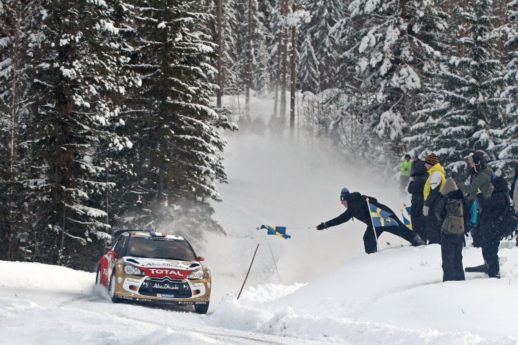 Sébastien Loeb holt auf