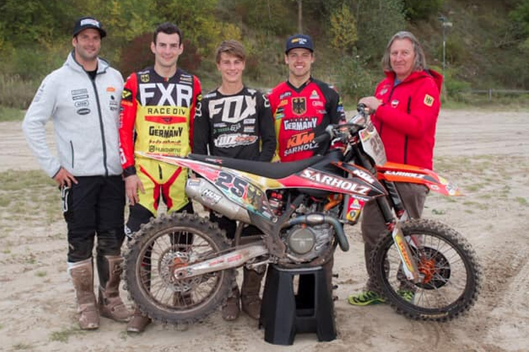 Das DMSB-Aufgebot für das MXoN 2019 in Assen mit Trainer Marcus Schiffer, Dennis Ullrich, Simon Längenfelder, Tom Koch und Teamchef Wolfgang Thomas (v.l.n.r.)