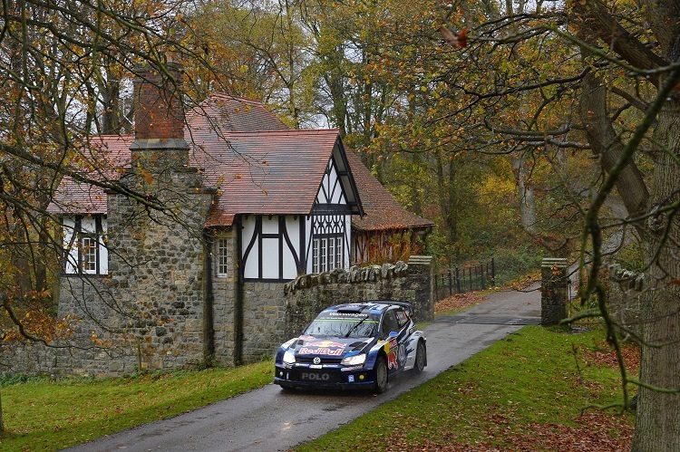 Leader Sébastien Ogier auf der Prüfung «Chirk Castle»