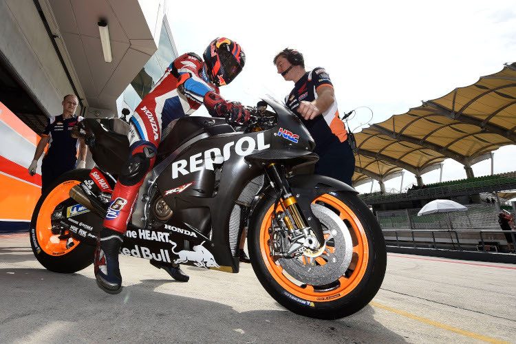 Honda-Testfahrer Stefan Bradl beim Sepang-Test 