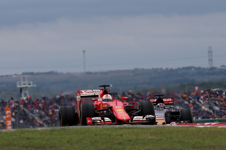 Sebastian Vettel vor Max Verstappen