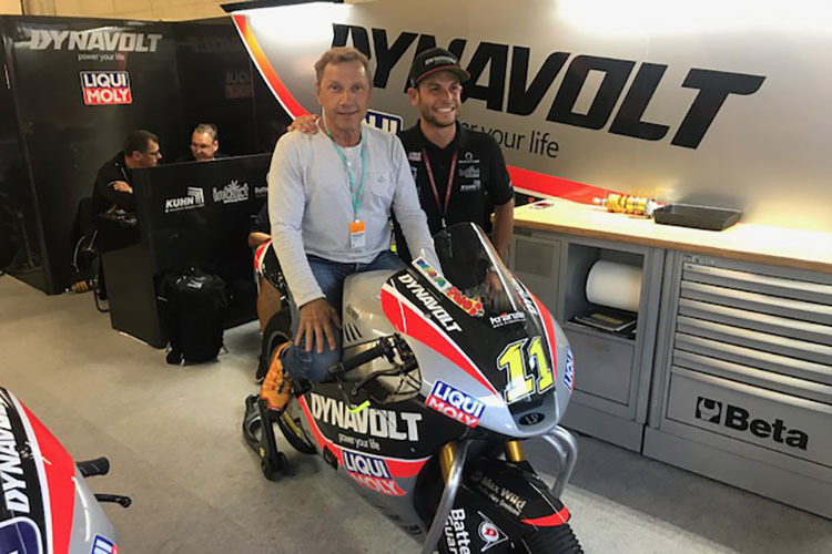 TV-Kommissar Müller auf der Moto2-Suter von Sandro Cortese