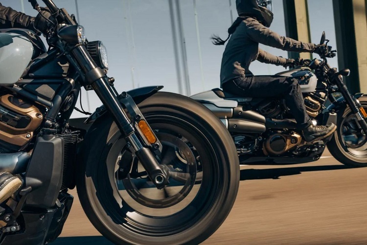 Konkurrent im Segment der sportlichen Cruiser: Harley-Davidson Sportster S