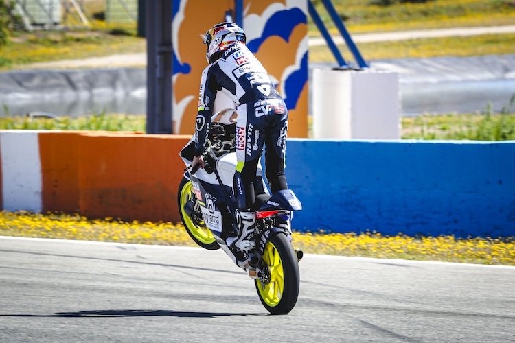 Collin Veijer zelebrierte seinen zweiten Moto3-Sieg mit einem Stand-up-Wheelie