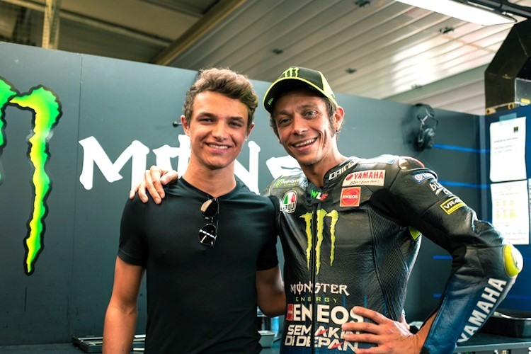 Lando Norris und sein Vorbild Valentino Rossi haben sich in Silverstone getroffen