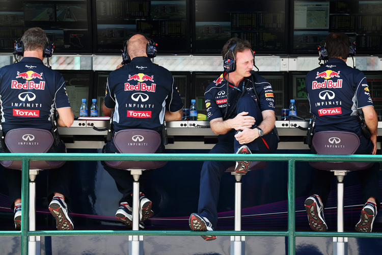 Christian Horner, Teamchef von Red Bull Racing: Besorgter Blick vom Kommandostand