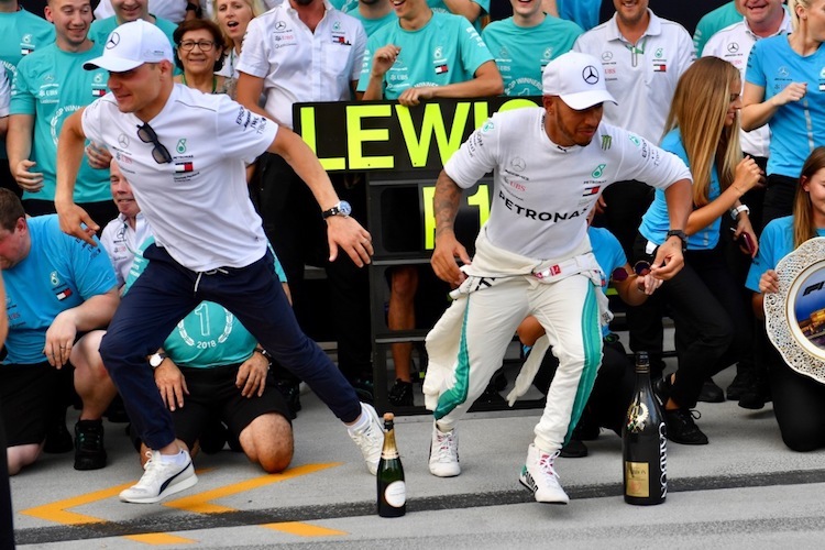 Valtteri Bottas und Lewis Hamilton