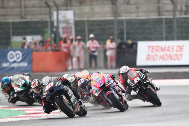 Darryn Binder führte die Gruppe im Kampf um Platz 8 vor Bastianini, Aleix Espargaró und Co. an