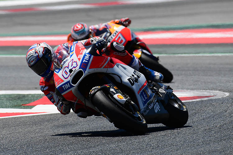 Andrea Dovizioso vor Marc Márquez