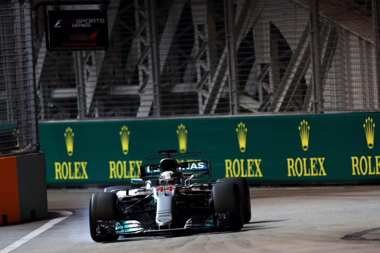 Lewis Hamilton auf seiner Siegesfahrt