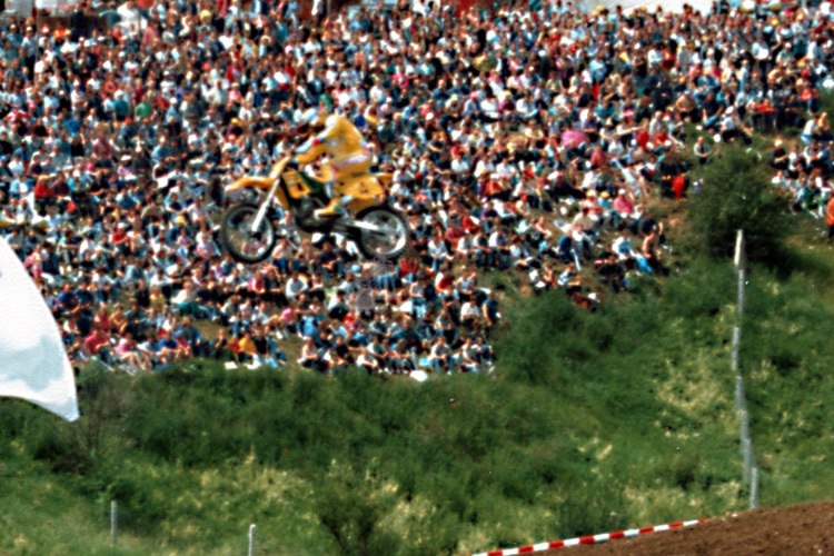 1995 begann die Viertakt-Ära mit Joel Smets. Schon damals pilgerten Zehntausende zum «Mekka des Motocross» in Deutschland