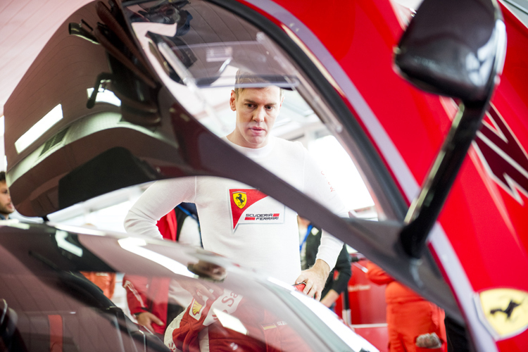 Sebastian Vettel durfte im Ferrari FXX K auf der Hausstrecke in Fiorano ausrücken