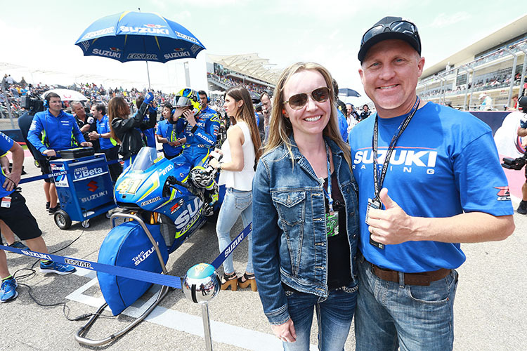 Kenny Roberts Jr. mit seiner Frau Ro in der Startaufstellung der MotoGP-Klasse in Austin