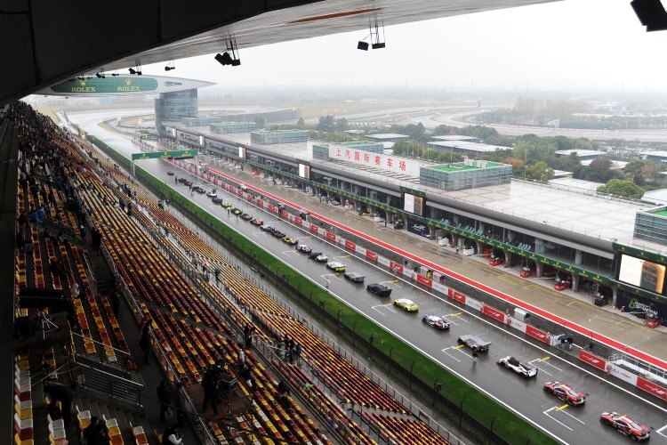 Die Wagen der FIA WEC bei der Rennunterbrechung in Shanghai