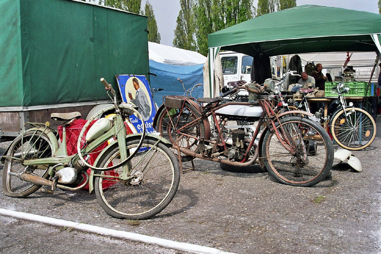 Die Veterama ist der größte Oldtimermarkt in Europa