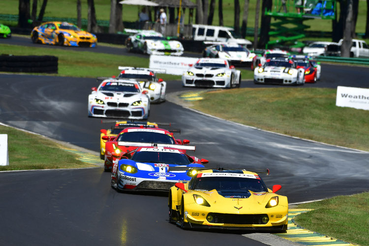 Corvette (vorne), Ford, Ferrari, BMW und Porsche fighteten schon 2016 um den Sieg in Virginia