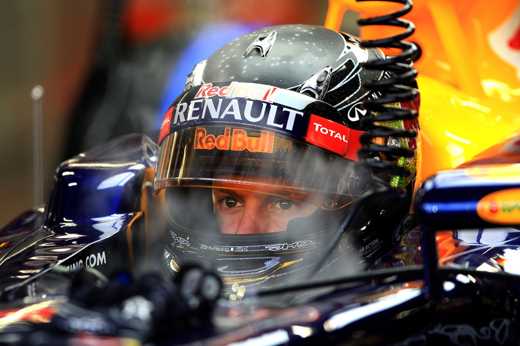 Vettel mit seinem LED-Helm