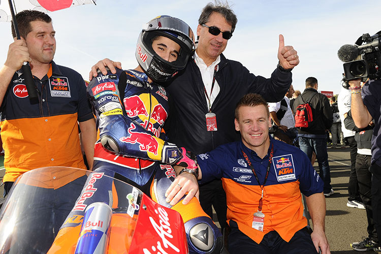 Luis Salom 2013 mit KTM-Firmenchef Stefan Pierer und Pit Beirer, Head of Motorsport bei KTM