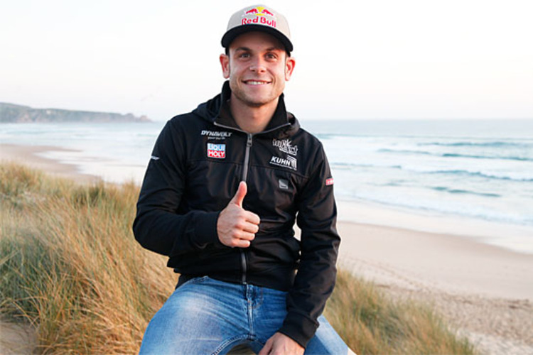 Sandro Cortese am Meer in Cowes nahe der Rennstrecke