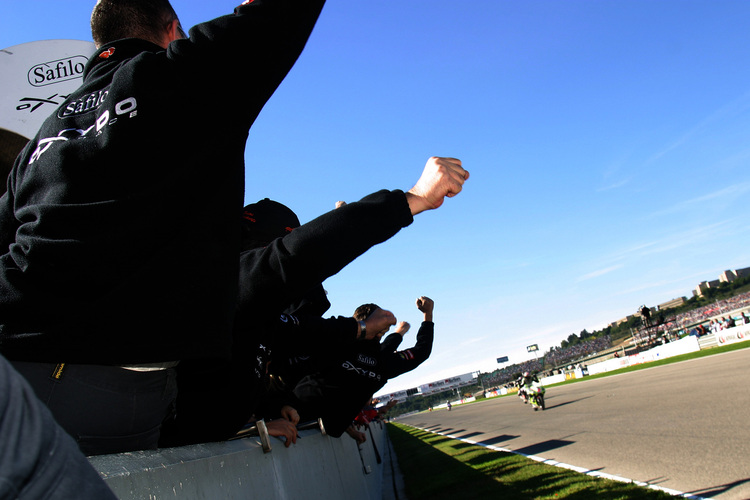 Valencia 2003: Stoner feiert seinen ersten Sieg