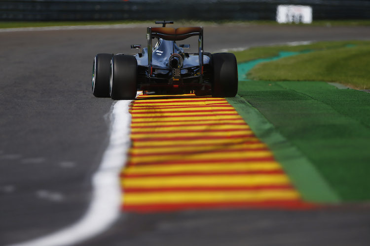 Pistengrenzen geben immer wieder zu reden: Hier Lewis Hamilton in Belgien