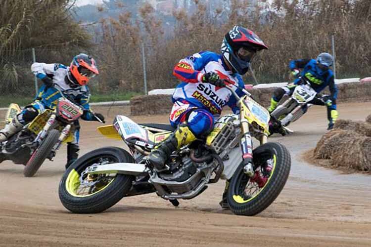 Marcel Schrötter auf dem Dirt Track-Bikes des Suzuki-Grau-Teams aus Lleida
