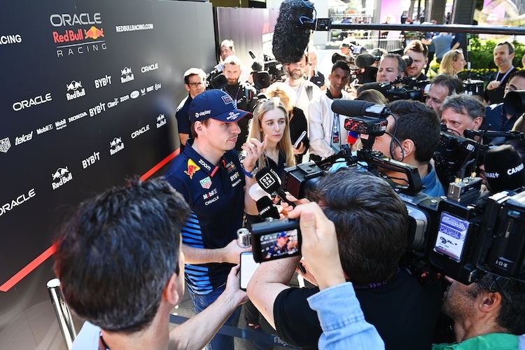 Max Verstappen bleibt trotz seiner beiden Siege in Bahrain und Saudi-Arabien vorsichtig, wenn es um seine Siegchancen in Melbourne geht