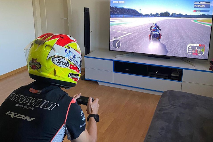 Dominique Aegerter im PlayStation-Training