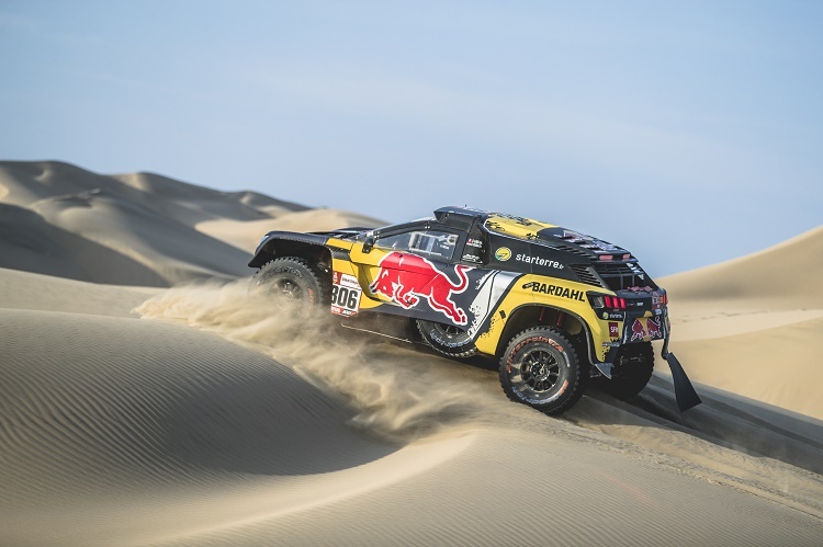 Tagessieger Sébastien Loeb im privaten Peugeot 3008DKR